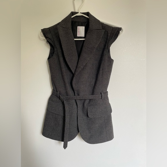 The most flattering vest! - Picture 1 of 2